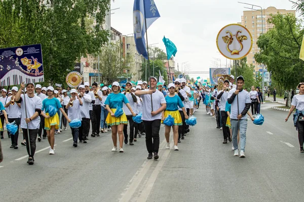 Pietropawłowsk Kazachstan Czerwca 2019 Międzynarodowy Dzień Dziecka Parada Uczniów Uczennice — Zdjęcie stockowe