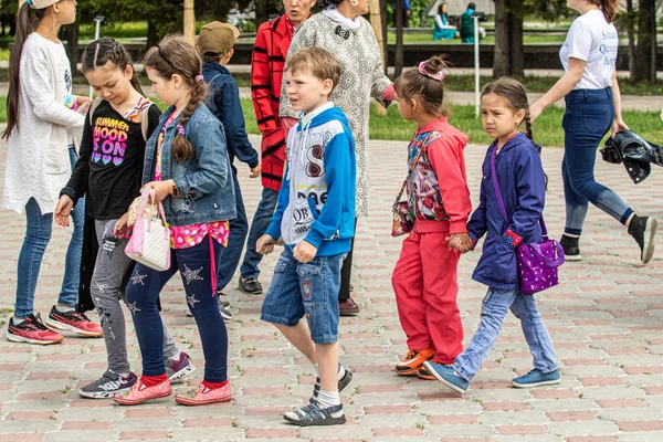 Petropavlovsk Kazachstán Června 2019 Mezinárodní Den Dětí Průvod Školáků Ulicích — Stock fotografie