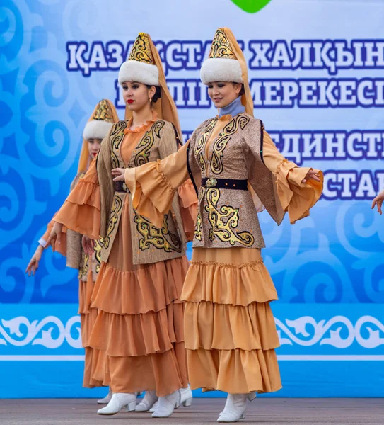 Petropavlovsk Kazajstán Mayo 2019 Canciones Bailes Los Trajes Nacionales Los — Foto de Stock