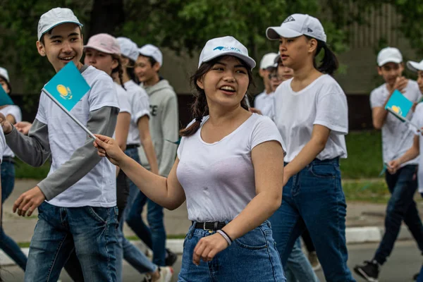 Petropavlovsk Cazaquistão Junho 2019 Dia Internacional Criança Desfile Estudantes Crianças — Fotografia de Stock