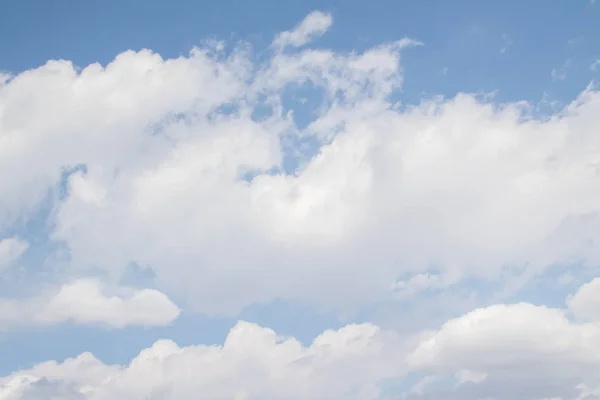 Blauer Himmel Mit Weißen Wolken Ist Ein Klarer Sommertag Perfekte — Stockfoto