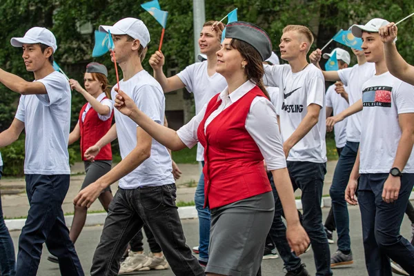 Petropavlovsk Cazaquistão Junho 2019 Dia Internacional Criança Desfile Estudantes Crianças — Fotografia de Stock