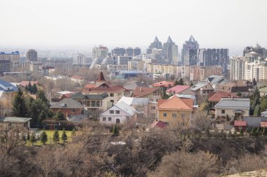 Almatı, Kazakistan-Mart 29, 2019: Almatı şehir, Kazakistan modern mimarlık. Yukarıdan görüntüle.