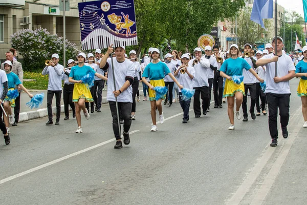 Petropavlovsk Kazachstán Června 2019 Mezinárodní Den Dětí Průvod Školáků Ulicích — Stock fotografie