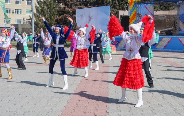 Petropavlovsk Kazajstán Mayo 2019 Canciones Bailes Los Trajes Nacionales Los — Foto de Stock