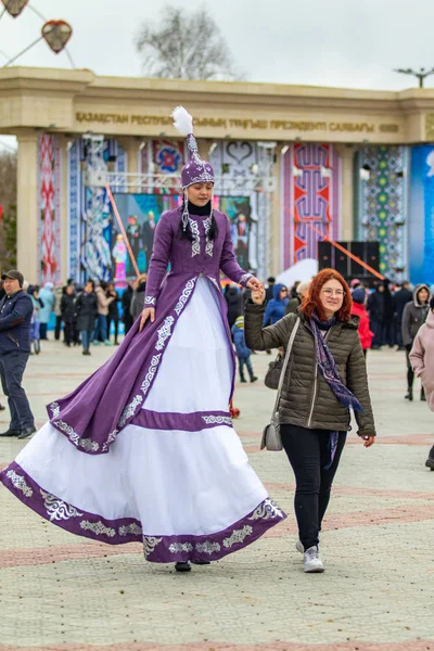 Πετροπαυλόπσκ Καζακστάν Μαΐου 2019 Τραγούδια Και Χοροί Στις Εθνικές Στολές — Φωτογραφία Αρχείου