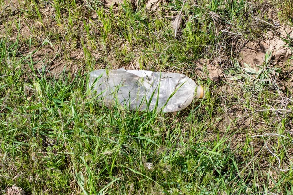 Plastic Trash Waste Green Grass Environmental Pollution — Stock Photo, Image