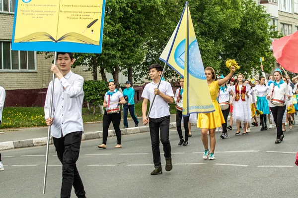 Petropavlovsk Cazaquistão Junho 2019 Dia Internacional Criança Desfile Estudantes Crianças — Fotografia de Stock