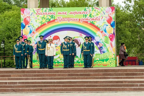 Petropavlovsk Kazakistan Haziran 2019 Uluslararası Çocuk Günü Şehir Sokaklarında Okul — Stok fotoğraf