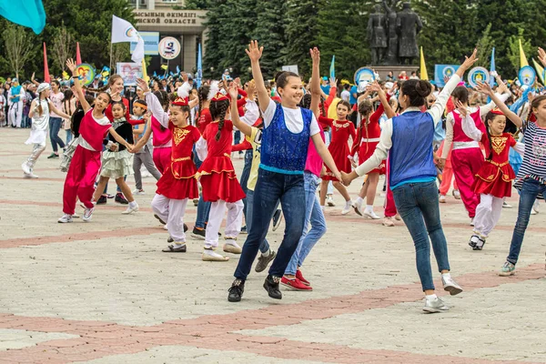 Petropavlovsk Kazakstan Juni 2019 Internationella Barn Dagen Parad Skolbarn Studenter — Stockfoto