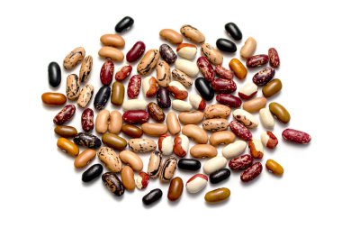 Beyaz arkaplanda izole edilmiş fasulye.