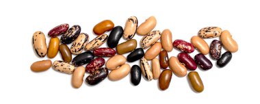 Beyaz arkaplanda izole edilmiş fasulye.