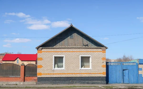 Petropavlovsk Kazakhstan May 2019 House Fence Blue Sky Spring Landscape — Stock Photo, Image