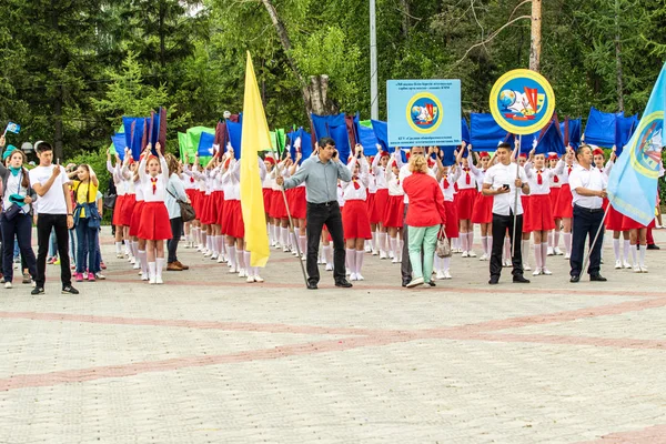 Petropavlovsk Kazajstán Junio 2019 Día Internacional Del Niño Desfile Estudiantes —  Fotos de Stock