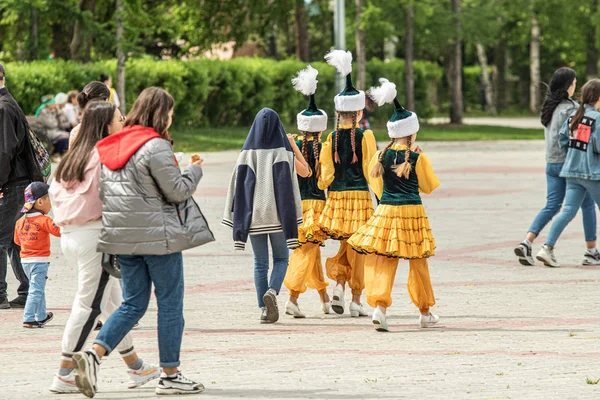 Petropavlovsk Cazaquistão Junho 2019 Dia Internacional Criança Desfile Estudantes Crianças — Fotografia de Stock