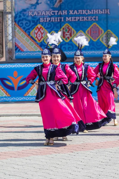 Petropavlovsk Kazakhstan 1Er Mai 2019 Chansons Danses Dans Les Costumes — Photo