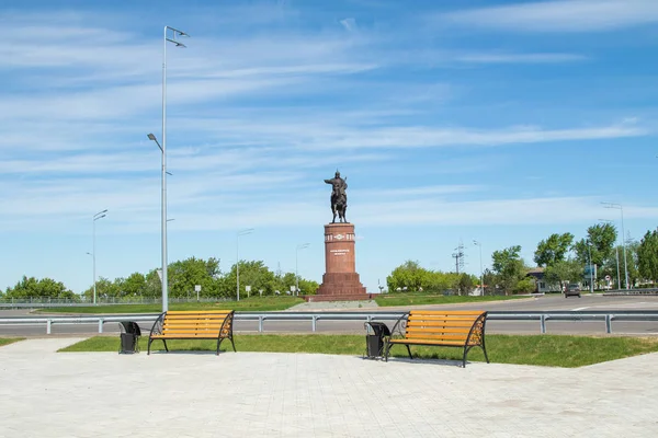 Petropavlovsk Kazakhstan Juin 2019 Monument Poète Commandant Kozhabergen Zhyrau 16631763 — Photo