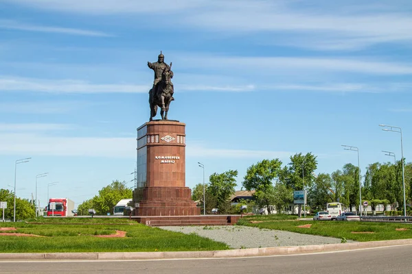 Petropavlovsk Kazahsztán Június 2019 Emlékmű Költő Parancsnok Kozhabergen Zhyrau 16631763 — Stock Fotó