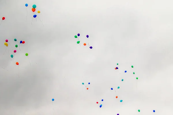 Balões Contra Céu Com Nuvens — Fotografia de Stock