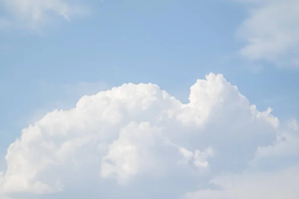 Langit Biru Dengan Awan Cumulus Putih Awan Langit Latar Belakang — Stok Foto