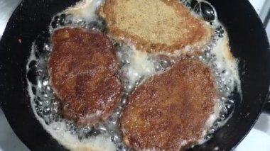 pirzola bir tavada kızartılır