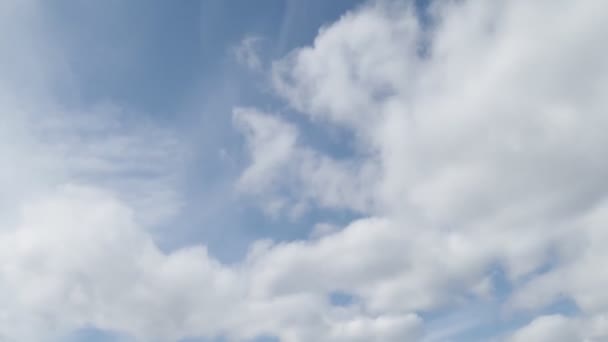 Beaux Nuages Blancs Avec Fond Bleu Ciel — Video