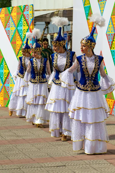 Petropavlovsk Cazaquistão Agosto 2019 Petropavlovsk Passeio Trajes Nacionais Pelas Ruas — Fotografia de Stock