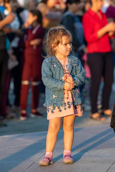 Petropavlovsk Kazakhstan August 2019 Children Parents Dance City Park Evening — Stock Photo, Image