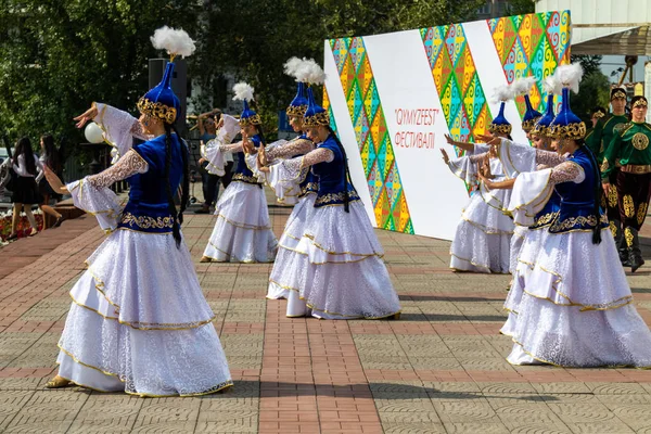 Pietropawłowsk Kazachstan Sierpnia 2019 Pietropawłowsk Spacer Strojach Narodowych Przez Ulice — Zdjęcie stockowe