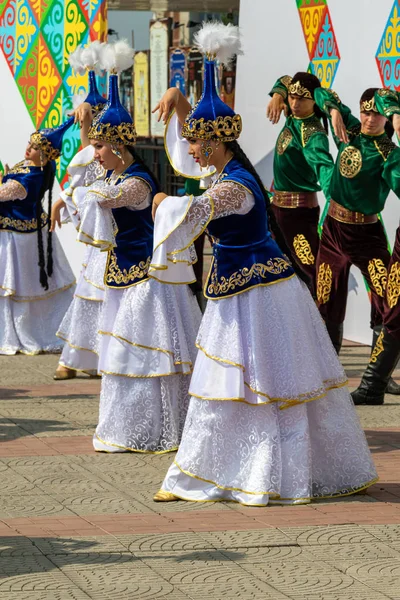 Petropavlovsk Cazaquistão Agosto 2019 Petropavlovsk Passeio Trajes Nacionais Pelas Ruas — Fotografia de Stock