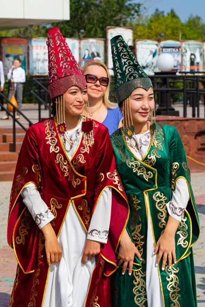 Petropavlovsk Kazajstán Agosto 2019 Petropavlovsk Paseo Trajes Nacionales Por Las — Foto de Stock