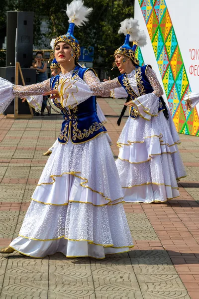 Petropavlovsk Cazaquistão Agosto 2019 Petropavlovsk Passeio Trajes Nacionais Pelas Ruas — Fotografia de Stock