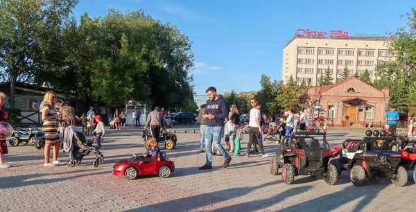 Petropavlovsk Kazahsztán Augusztus 2019 Gyermekpark Városban Gyermekes Szülők Parkban Nyaranta — Stock Fotó