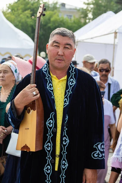 Petropavlovsk Kazachstan Augustus 2019 Petropavlovsk Een Wandeling Klederdracht Door Straten — Stockfoto