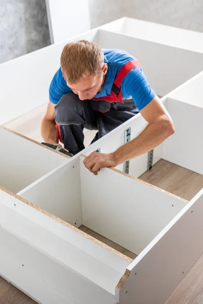 Petropavlovsk Kazakhstan August 2019 Man Collects Furniture Apartment Repair Work — Stock Photo, Image