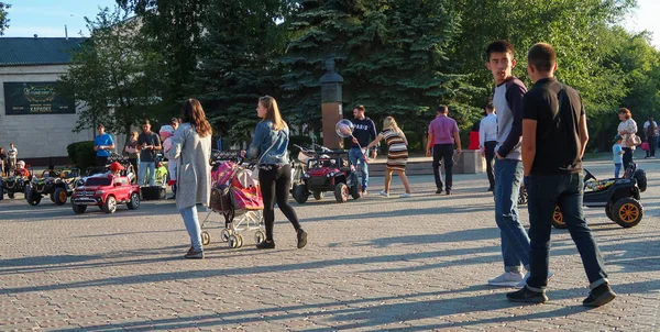 Petropawlowsk Kasachstan August 2019 Kinderpark Der Stadt Eltern Mit Kindern — Stockfoto