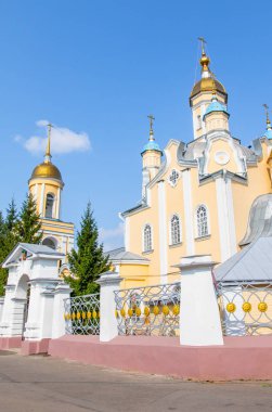 Petropavlovsk, Kazakistan - 23 Ağustos 2019: Kazakistan Cumhuriyeti Moskova Patrikhanesi. Petropavlovsk-Bulaev piskoposluğu. Ortodoks havariler Peter ve Paul onuruna Katedral.