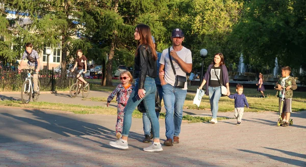 Petropavlovsk Cazaquistão Agosto 2019 Parque Infantil Cidade Pais Com Filhos — Fotografia de Stock