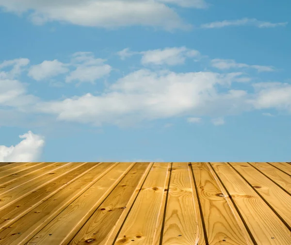 Blå Himlen Moln Med Trä Gångväg — Stockfoto