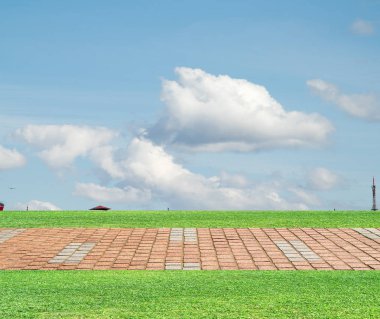 çim döşeme bulutlar gökyüzü