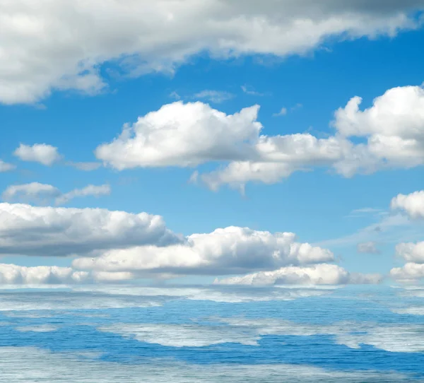 Sea Clouds Reflected Water — Stock Photo, Image