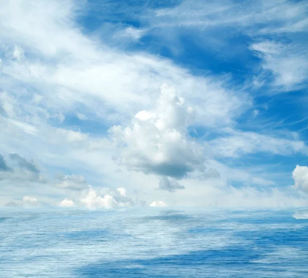 Sea Clouds Reflected Water — Stock Photo, Image