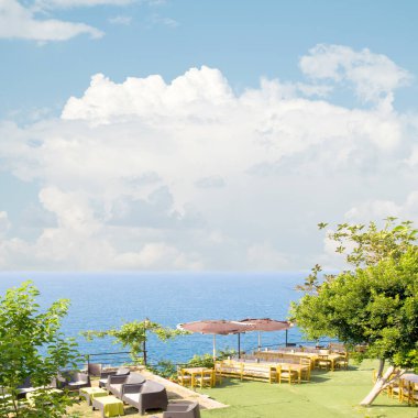 Plaj gökyüzü bulutlar Cafe