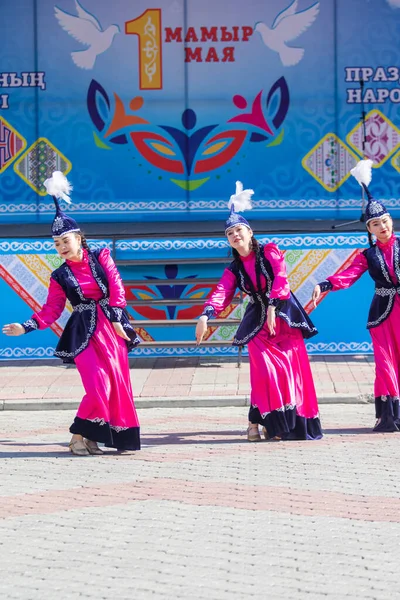 Petropavlovsk Kazakhstan 1Er Mai 2019 Chansons Danses Dans Les Costumes — Photo