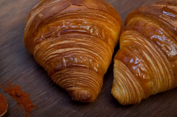 Francês Traditiona Croissant Brioche Manteiga Pão Madeira — Fotografia de Stock