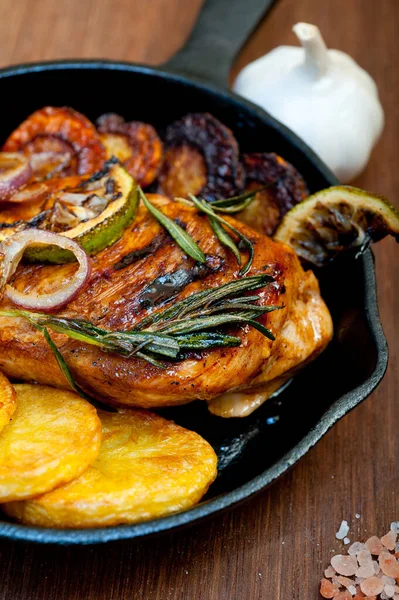 Roasted Grilled Bbq Chicken Breast Herbs Spices Rustic Style Iron — Stock Photo, Image