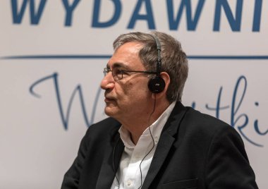 Krakov, Polonya - 21 Mayıs 2018: Toplantı ile Türk yazar, Nobel Ödülü sahibi Orhan Pamuk edebi yayıncılar 65 yıldönümü vesilesiyle Krakow. Polonya