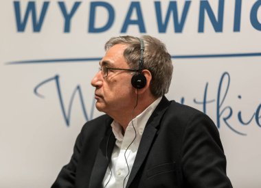Krakov, Polonya - 21 Mayıs 2018: Toplantı ile Türk yazar, Nobel Ödülü sahibi Orhan Pamuk edebi yayıncılar 65 yıldönümü vesilesiyle Krakow. Polonya