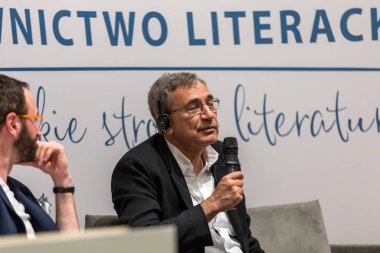 Krakov, Polonya - 21 Mayıs 2018: Toplantı ile Türk yazar, Nobel Ödülü sahibi Orhan Pamuk edebi yayıncılar 65 yıldönümü vesilesiyle Krakow. Polonya