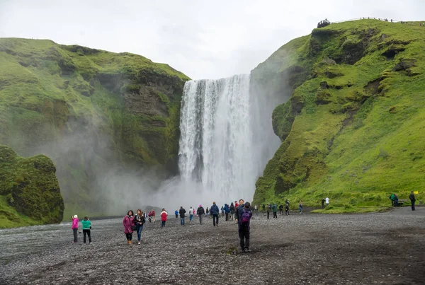 Seljalandsfoss Zlanda Temmuz 2017 Şelale Seljalandsfoss Zlanda Nın Güney Kıyılarında — Stok fotoğraf